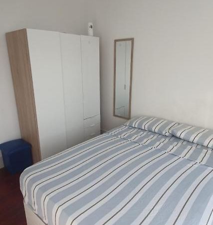 Апартаменты Habitacion Pequena Con Balcon Виго Экстерьер фото